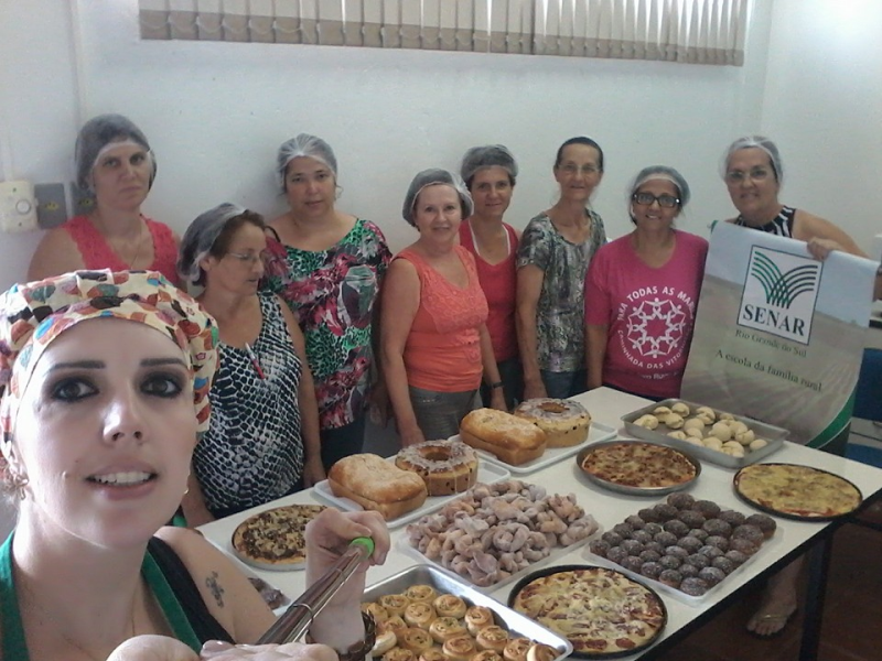 SECRETARIA DE POLÍTICAS DA MULHER REALIZA CURSO DE PANIFICAÇÃO CASEIRA